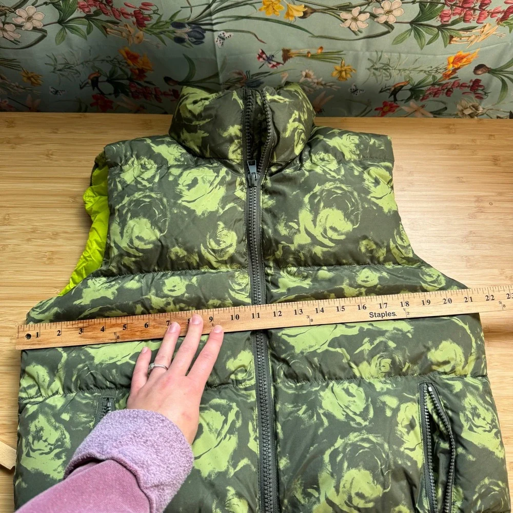 Mode of One Mens Puffer Vest Wild Ivy Green Floral Print Full Zip Small FA24